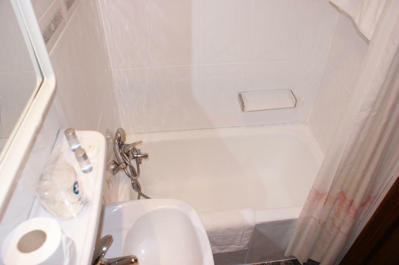 La Bilbaina Otel Vitoria-Gasteiz Oda fotoğraf