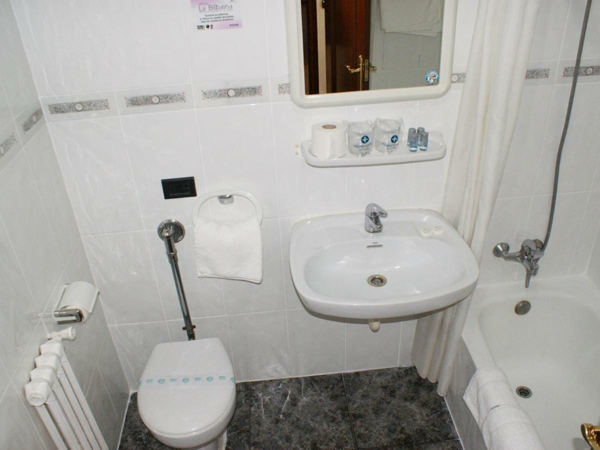 La Bilbaina Otel Vitoria-Gasteiz Oda fotoğraf